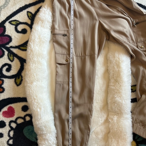 Banana Republic Factory Cargo Jogger Tan Size Medium - Picture 7 of 10